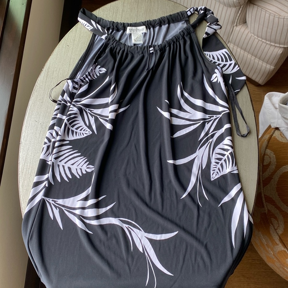 White House Black Market halter tank like new!